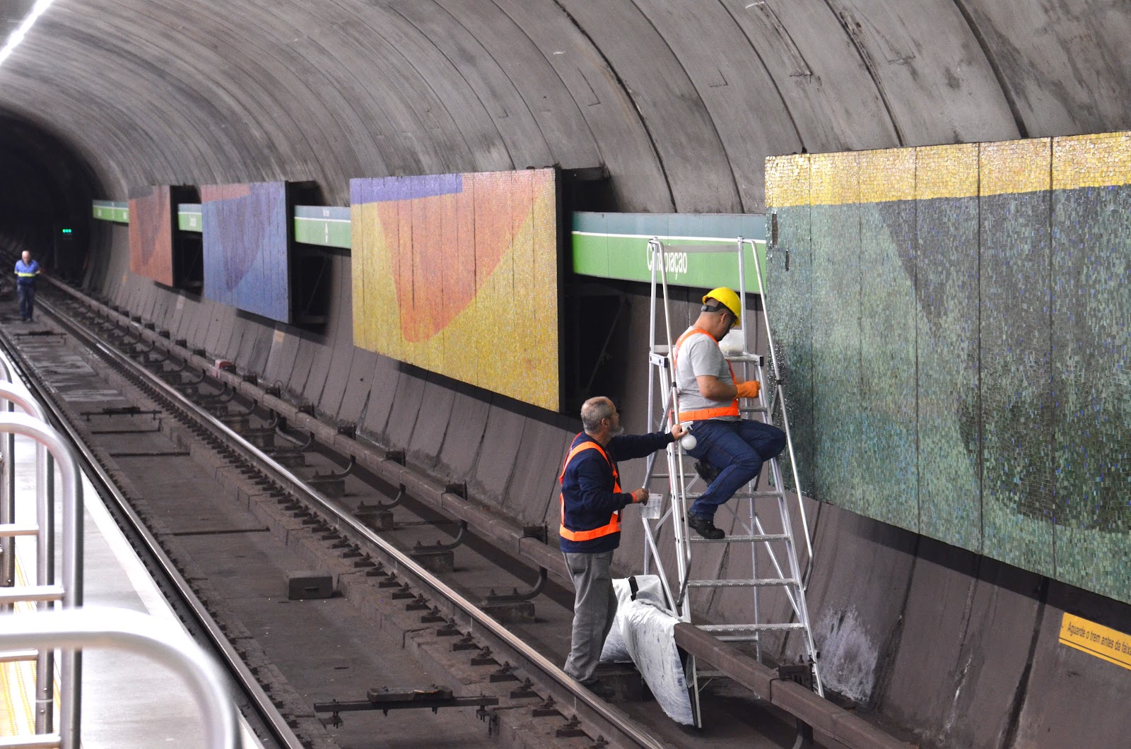 Obra de arte em espaço público restaurada pelo InfoArte Restauro em São Paulo