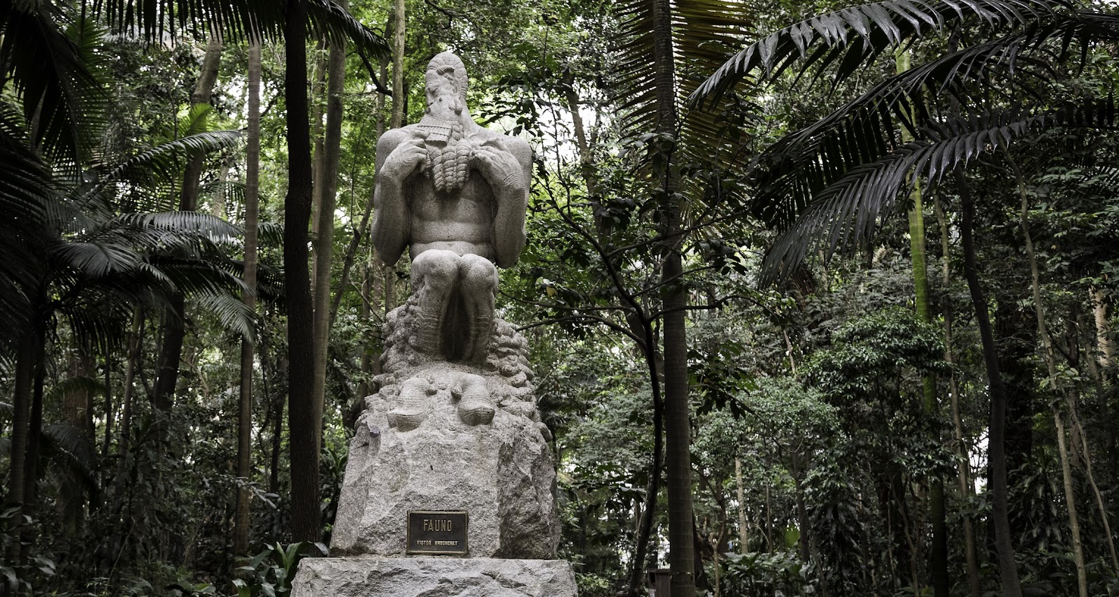 Escultura Fauno de Victor Brecheret no Parque Trianon, São Paulo — restaurada pela InfoArte